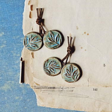 Botanical charms 